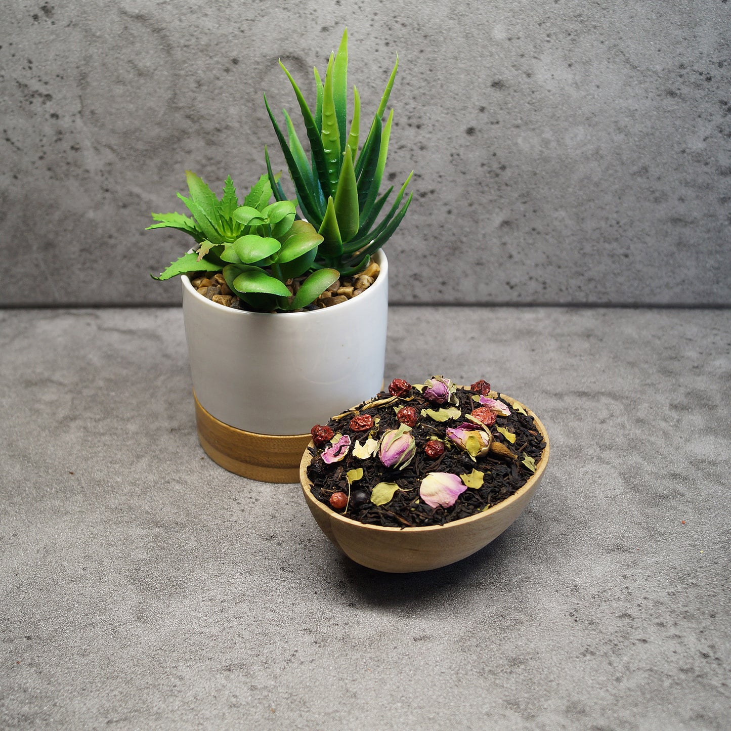 Black forest tea with a fruity blend of wild berries and black tea leaves