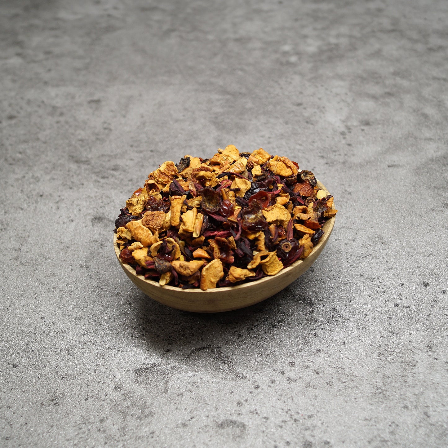 Buy sweet and spicy fireplace herbal tea with apple and almond for a cozy moment
