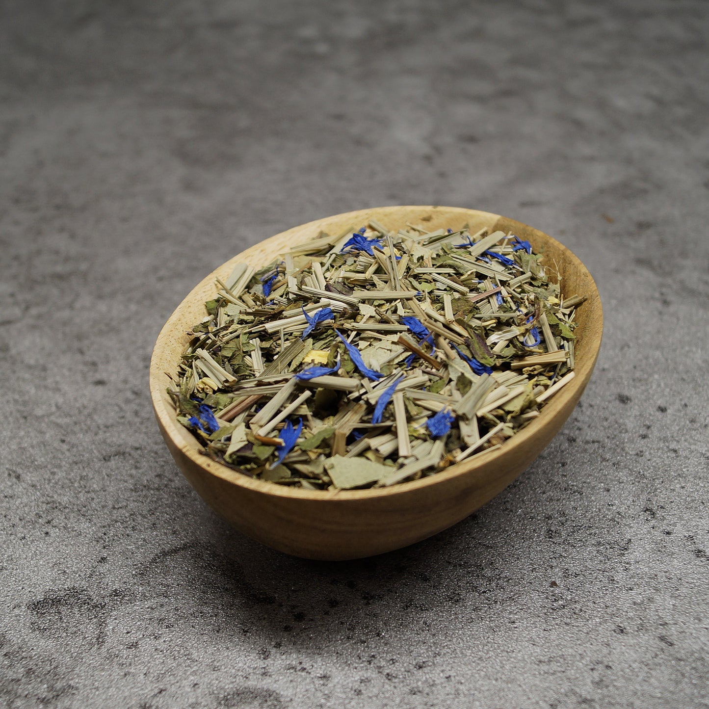 Ingredients of fresh eucalyptus herbal tea – spearmint, peppermint, eucalyptus leaves, and lemongrass for a refreshing brew