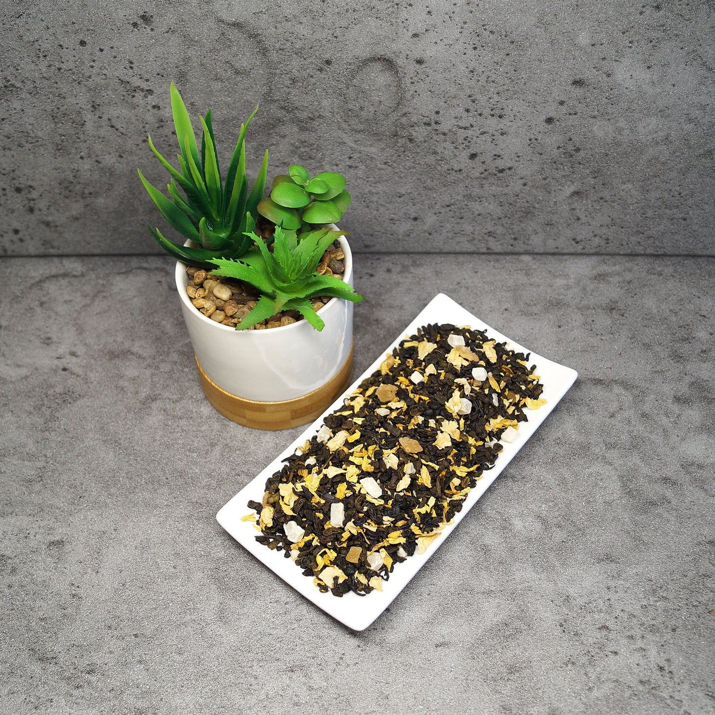 Order exotic green tea with passion fruit and mango – tropical loose leaf blend