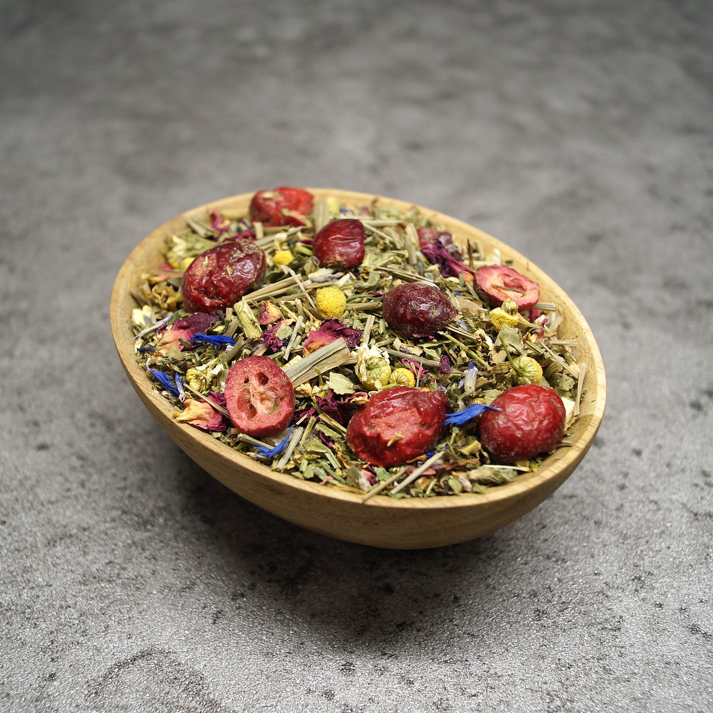 Ingredients of Power of Nature herbal tea – chamomile flowers, lavender buds, and pineapple fruit for a soothing and fruity herbal tea blend