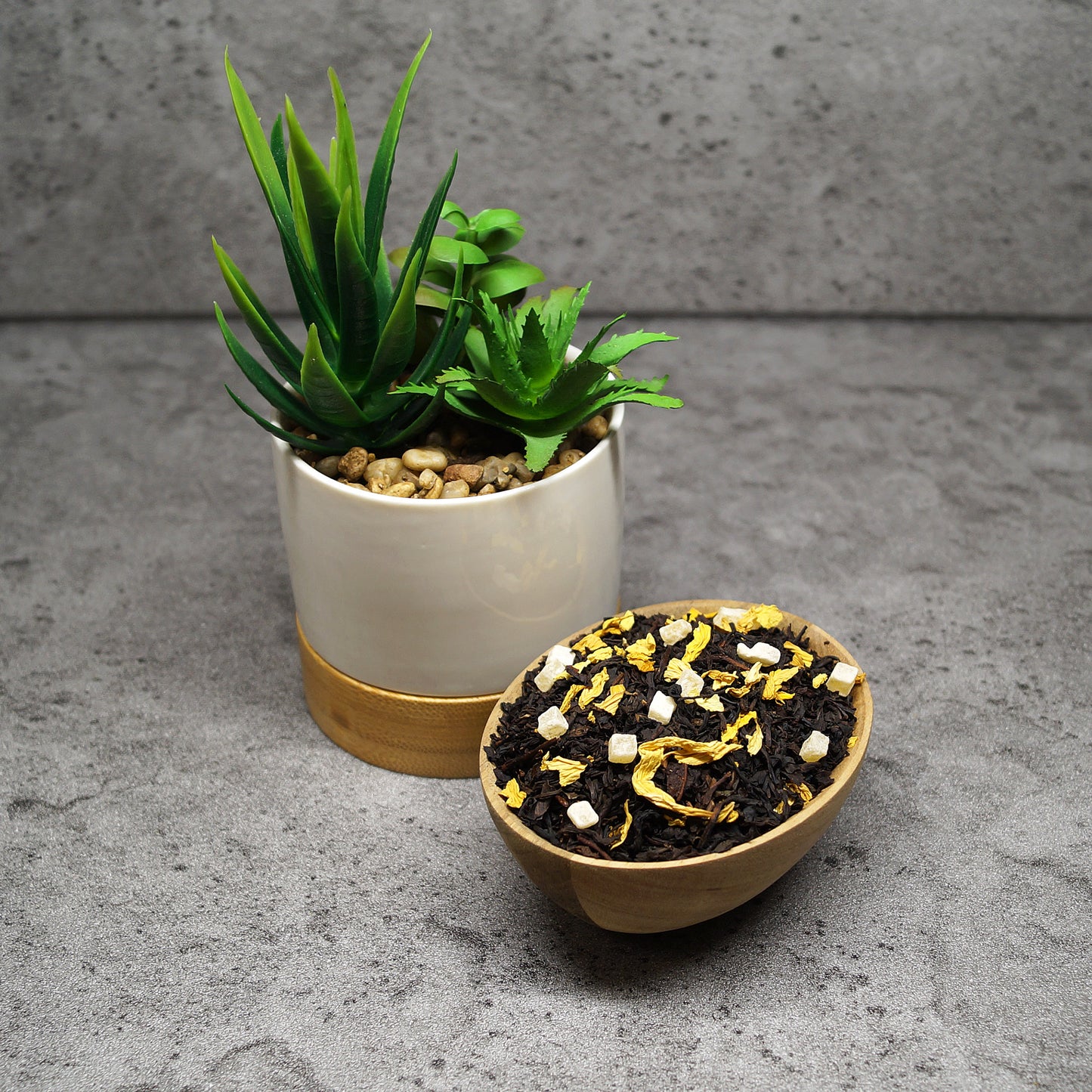 Order black tea and mango leaf blend