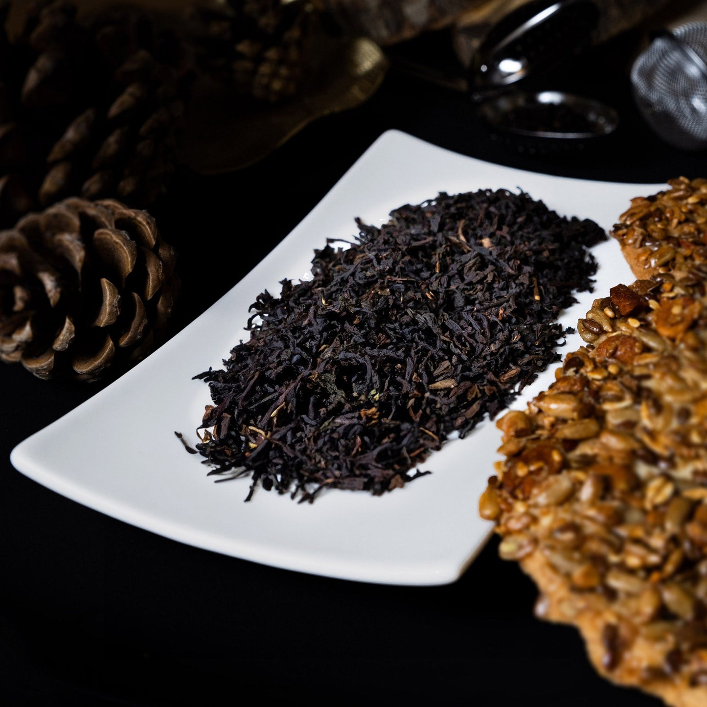 Black loose leaf tea with a deep vanilla taste and scent