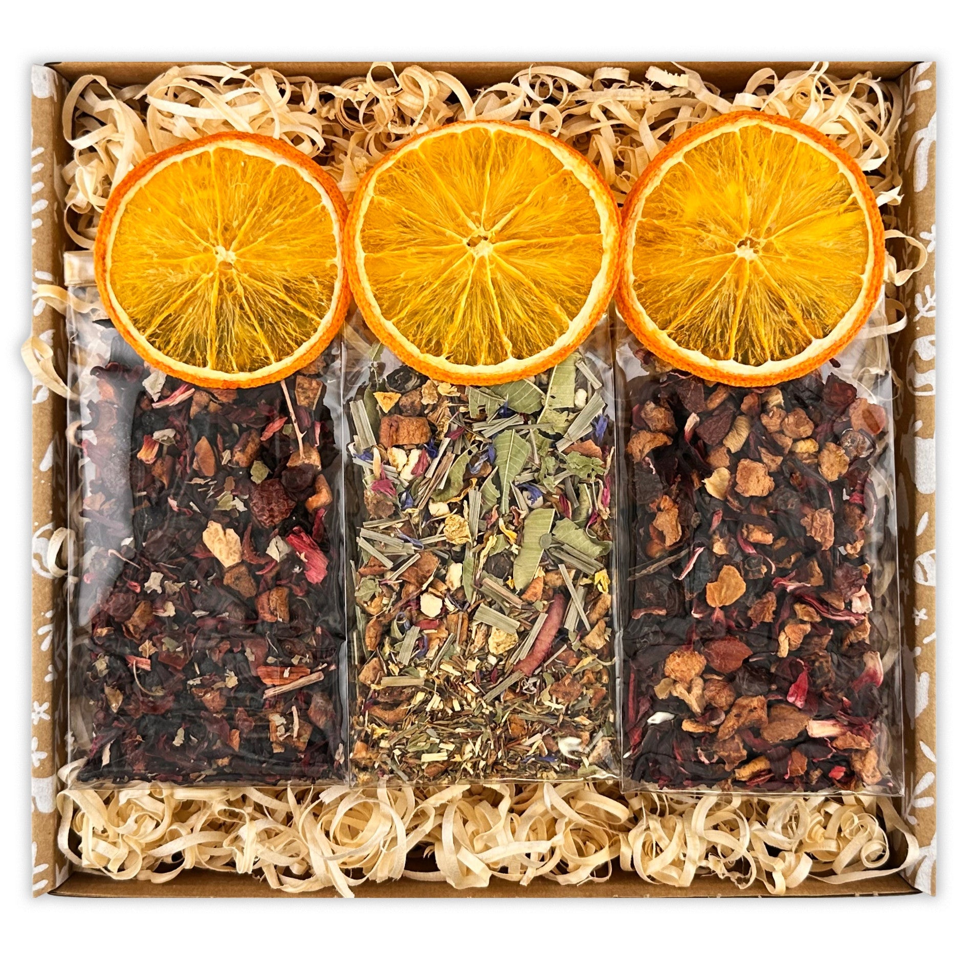 Fruit tea trio in Easter gift basket – a perfect present for tea lovers