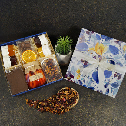 Honey and jam treats included in tea and coffee gift box – sweet present for teacher