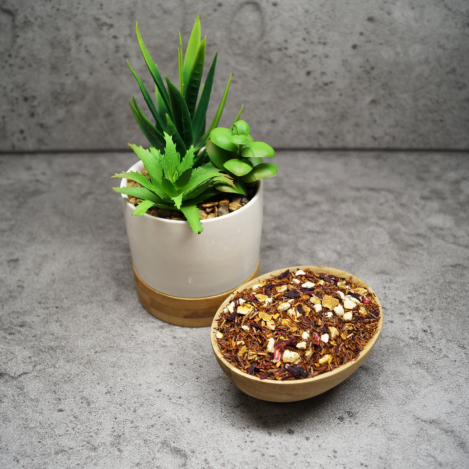 Ingredients of Citrus Blossom Rooibos Tea – Organic Rooibos, Orange Peel, Hibiscus