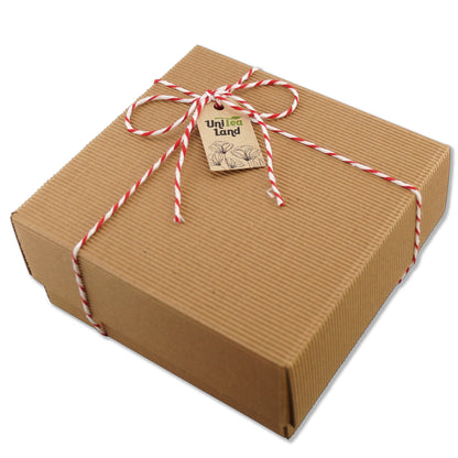 Loose leaf tea gift set in decorative box