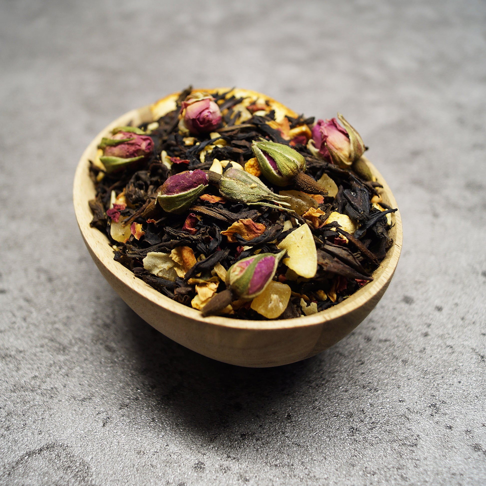 Premium loose leaf oolong tea with floral and fruity aroma